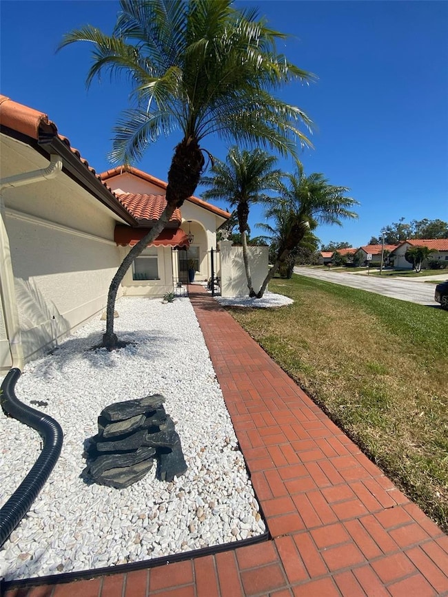 4989 Clubview Ct E, Bradenton, FL 34203 - photo 4