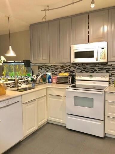 440 E 23rd St unit 1504, Hialeah, FL 33013 - photo 6