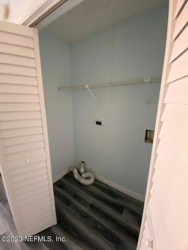 4314 Melissa Ct W, Jacksonville, FL 32210 - photo 3