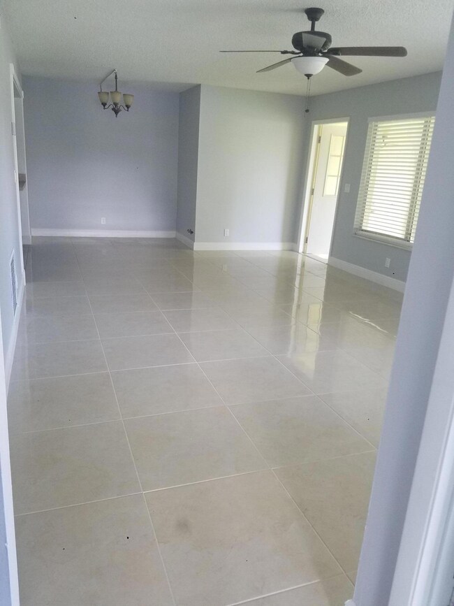 4689 Sable Pine Cir unit 952 C2, West Palm Beach, FL 33417 - photo 7