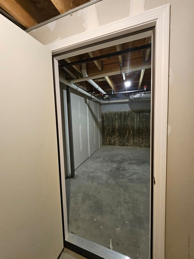 819 Court St unit F, Keene, NH 03431 - photo 6