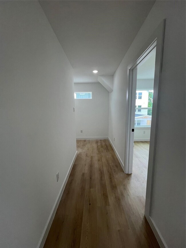 8603 Wileyvale Rd unit B, Houston, TX 77016 - photo 7