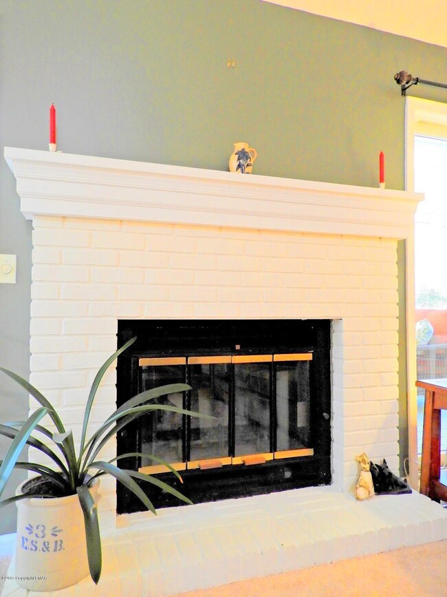 48 Dragon Fly Cir, Stroudsburg, PA 18360 - photo 4