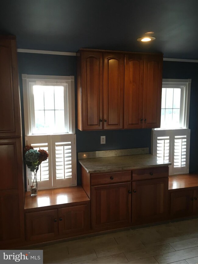 5380 View Point Ct, Sykesville, MD 21784 - photo 2