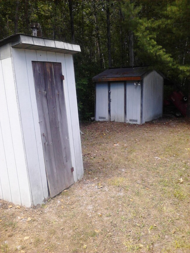Mills Rd. shed & ouths.