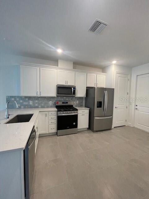 18848 Indian Rock Place, Lakewood Ranch, FL 34211 - photo 2