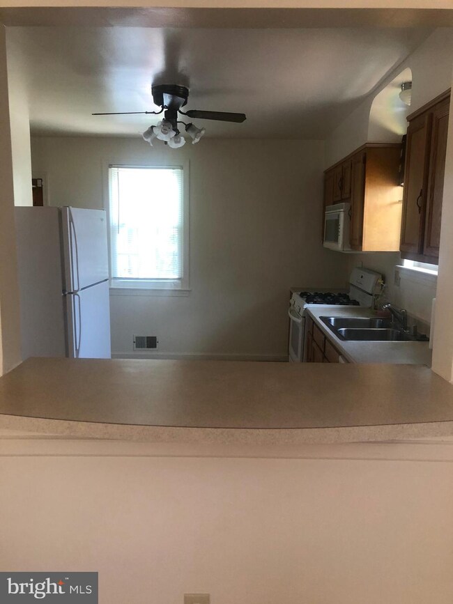 6211 Joyce Dr, Temple Hills, MD 20748 - photo 5