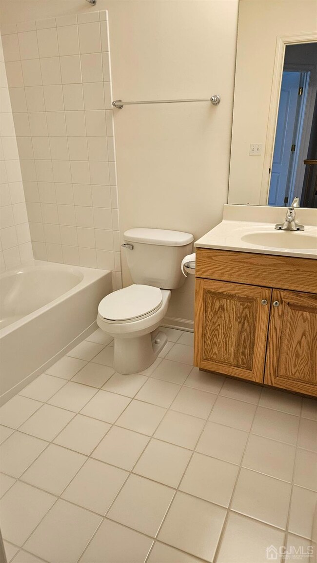 208 Alder Ct unit 208, New Brunswick, NJ 08901 - photo 6