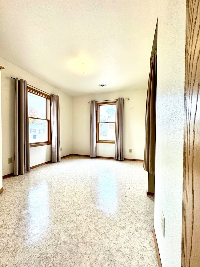 1378 Thrush St, Green Bay, WI 54303 - photo 7