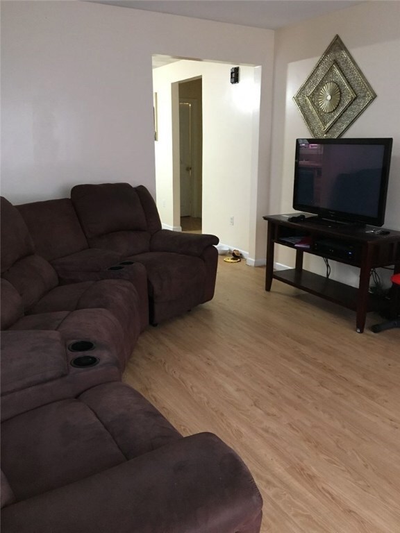 17 Sherwood St, Providence, RI 02908 - photo 3