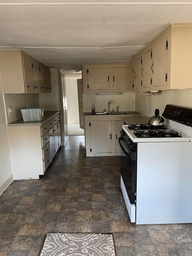 373 N Wilmot Rd, Wilmot, NH 03287 - photo 6