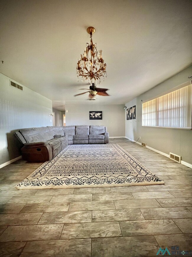 907 N Pecan Dr, Hobbs, NM 88240 - photo 5