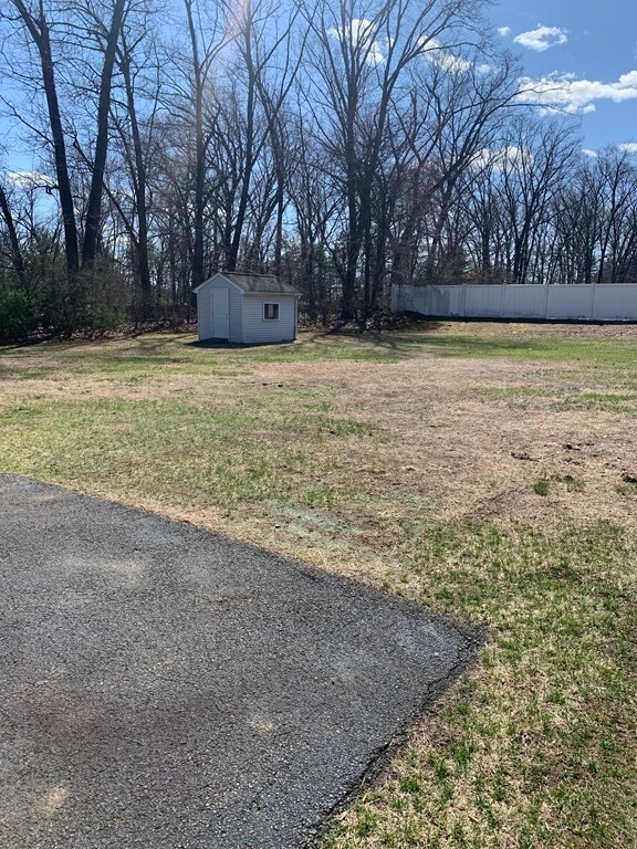 138 Fiberloid St, Indian Orchard, MA 01151 - photo 3