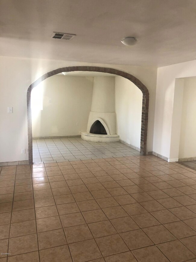 3113 N 47th Dr, Phoenix, AZ 85031 - photo 6