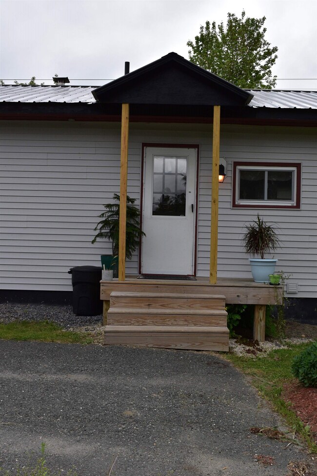 29 Donna Dr, Saint Johnsbury, VT 05819 - photo 7