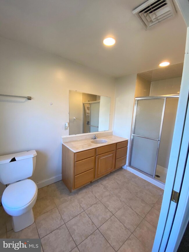 207 W Lancaster Ave unit 4, Downingtown, PA 19335 - photo 4