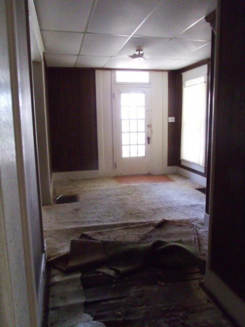 apt 1 entry foyer