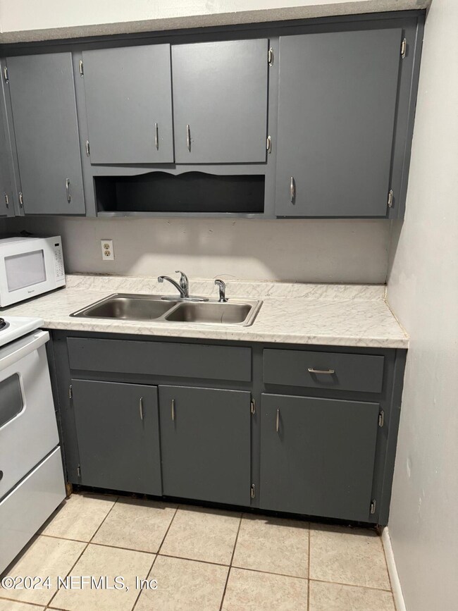 1251 Donald St unit 1, Jacksonville, FL 32205 - photo 5