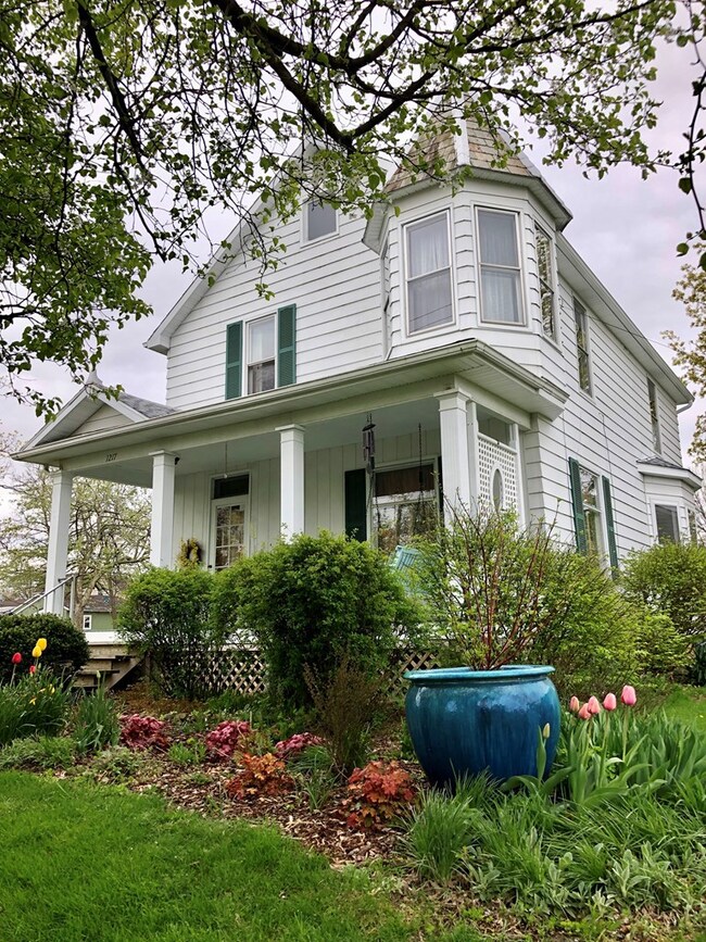 1217 E Southern Ave, Bucyrus, OH 44820 - photo 4