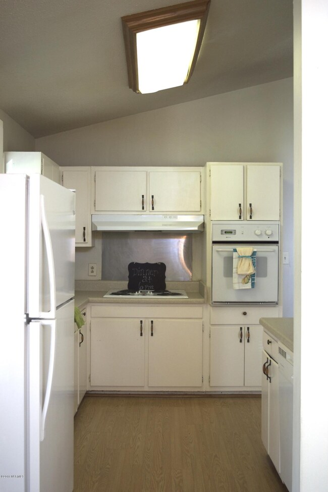 1008 Onsville Dr, Jacksonville, NC 28546 - photo 3