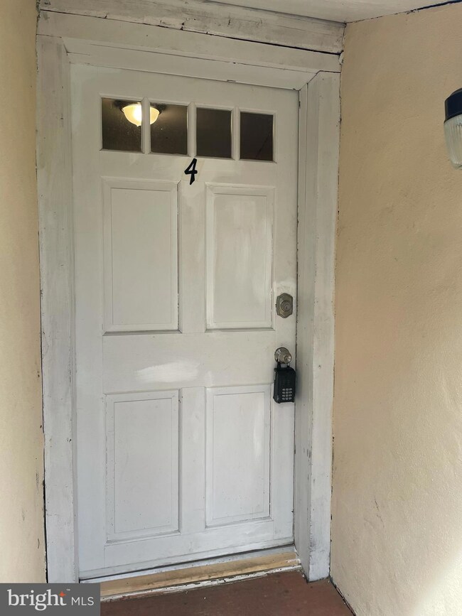 11 N Jay St unit 4, Middleburg, VA 20117 - photo 3