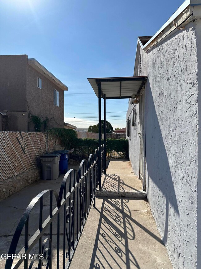 3704 Taylor Ave, El Paso, TX 79930 - photo 7