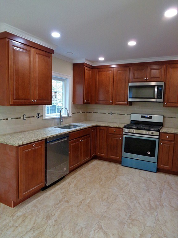 9 Church Rd unit 2, Newton, MA 02458 - photo 3