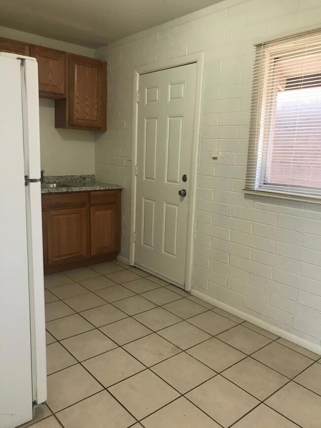 3122 E Hubbell St unit F, Phoenix, AZ 85008 - photo 6