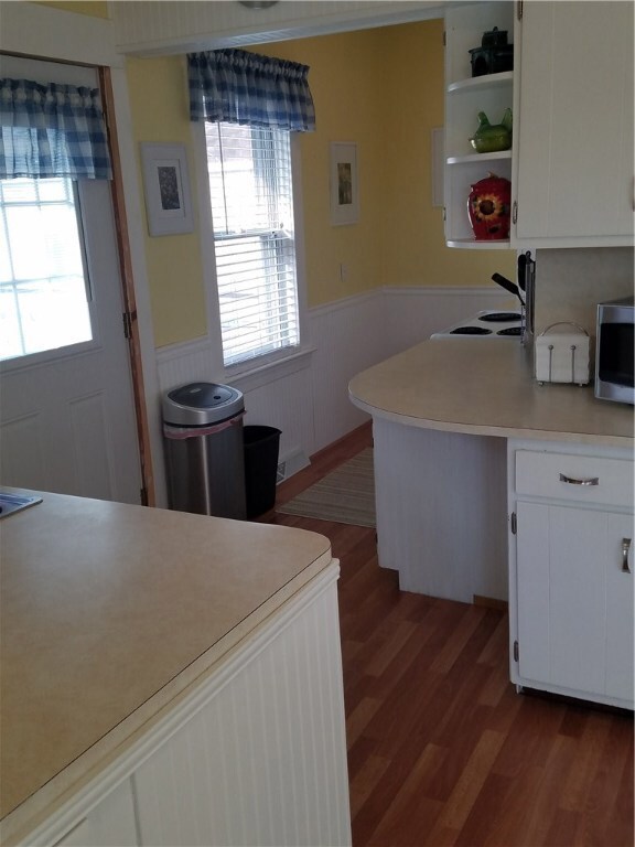 69 Benefit St, Warwick, RI 02886 - photo 5
