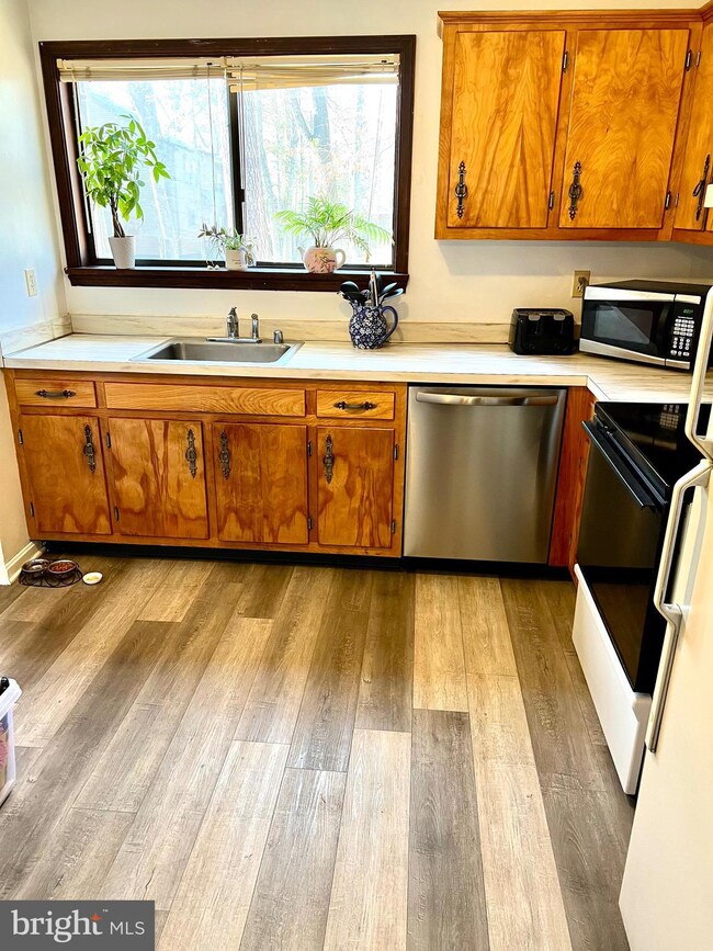 23326 Red Oak Ct, California, MD 20619 - photo 3