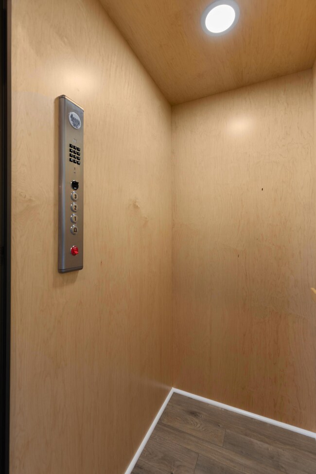 1610 Elevator