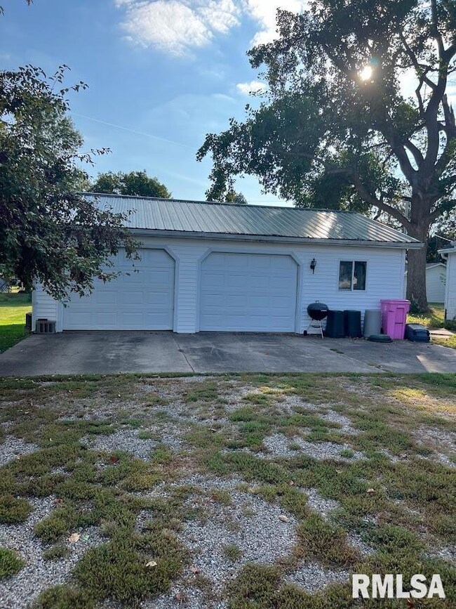 225 S Chestnut St, Good Hope, IL 61438 - photo 2