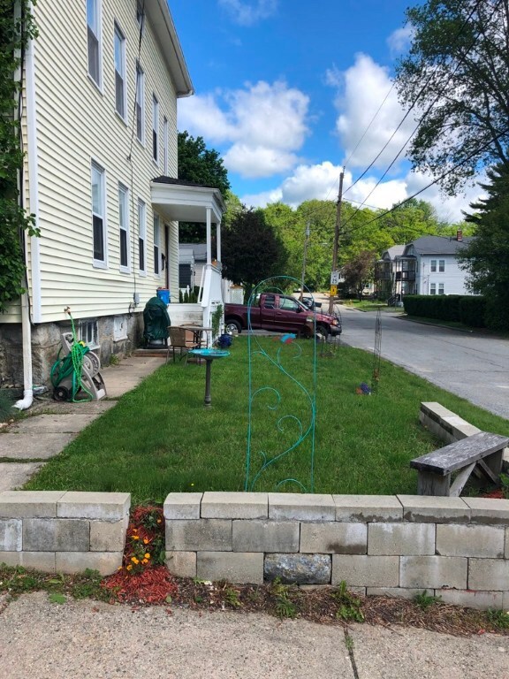 553 Fairmount St, Woonsocket, RI 02895 - photo 3