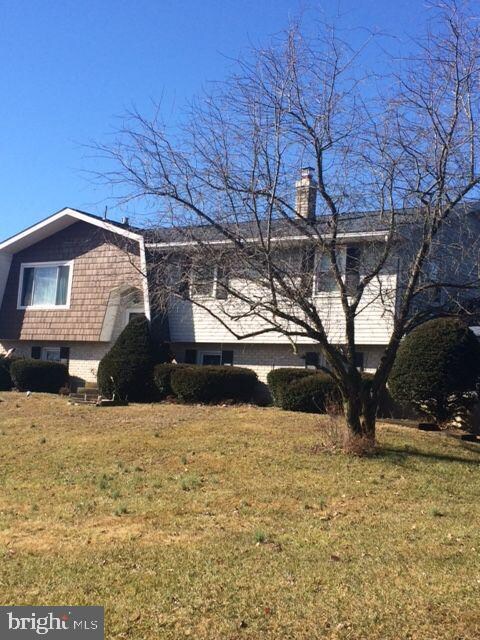 324 Allendale Rd, Shoemakersville, PA 19555 - photo 2