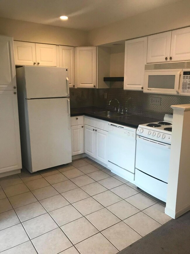 1669 W 3rd Ave, Columbus, OH 43212 - photo 3