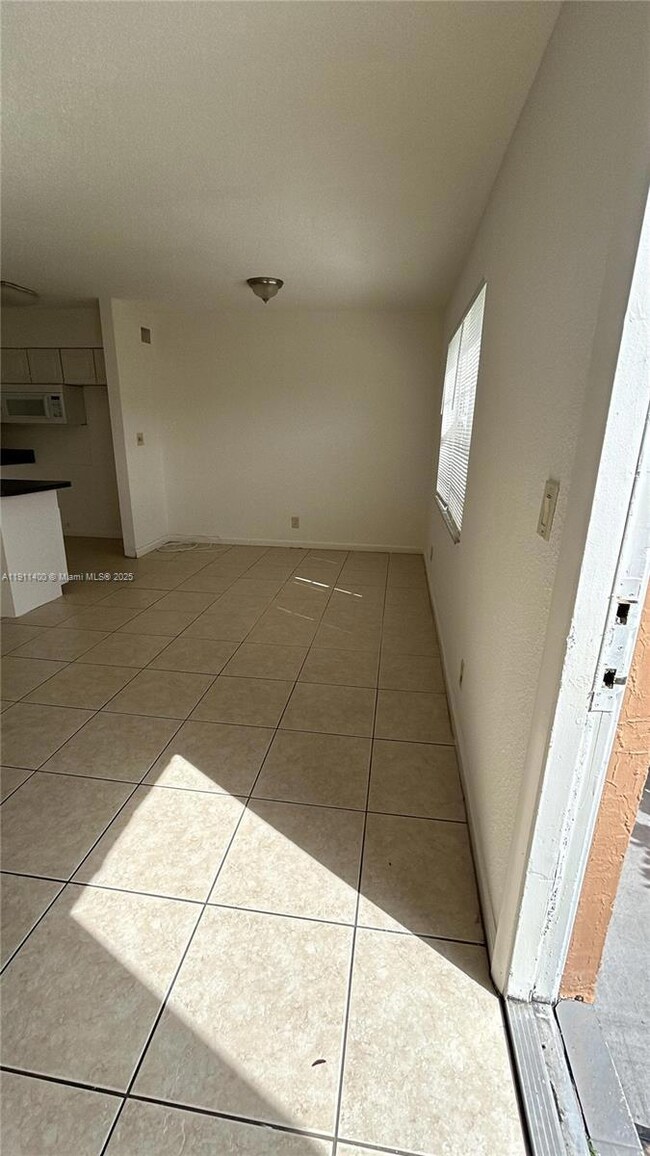 978 SW 10th Dr unit 2, Pompano Beach, FL 33060 - photo 4