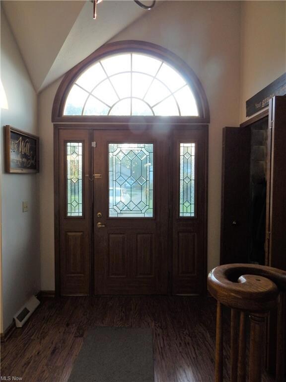 7157 Timber Ln, Olmsted Falls, OH 44138 - photo 4