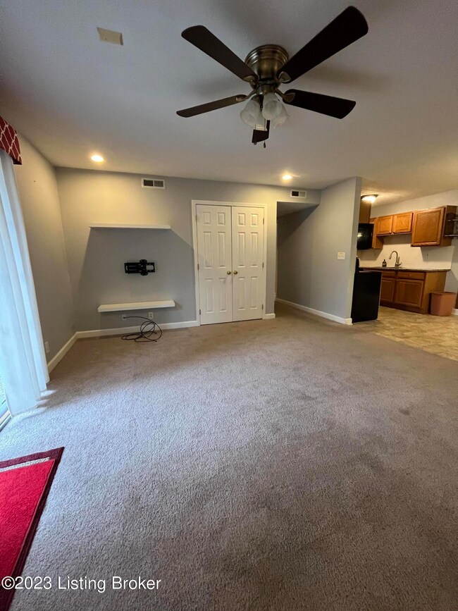 165 Central Blvd unit 52, Mount Washington, KY 40047 - photo 4