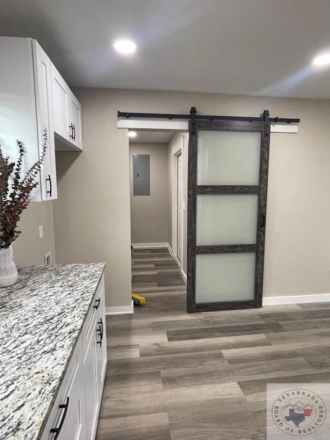 234 Shellwood Dr, Wake Village, TX 75501 - photo 4