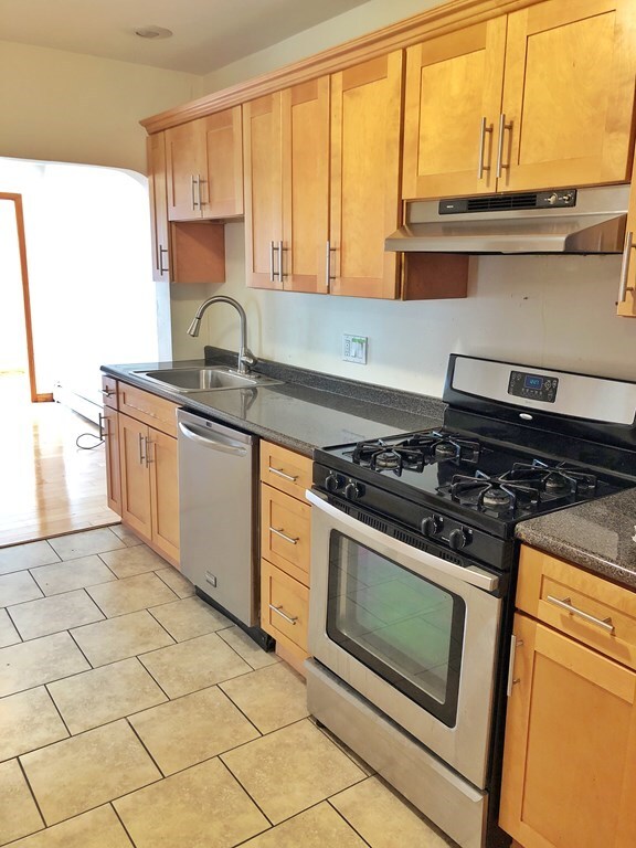 93 Glen St unit 1, Somerville, MA 02145 - photo 2