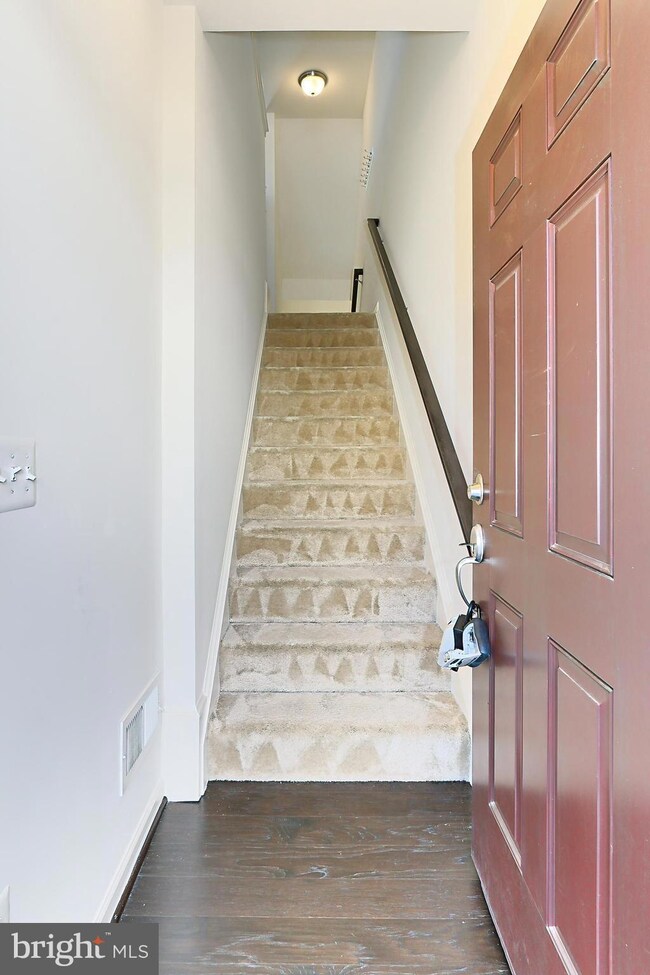 210 Apsley Terrace, Purcellville, VA 20132 - photo 6