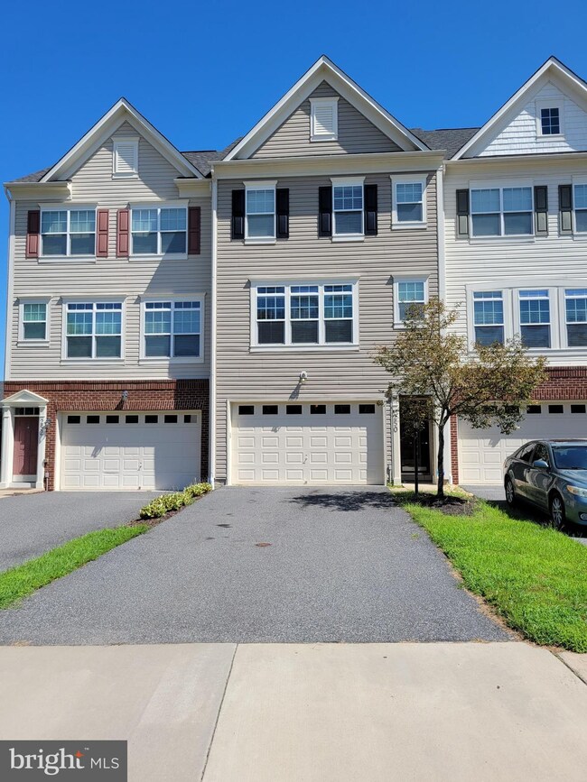 250 Woodstream Blvd, Stafford, VA 22556 - photo 2