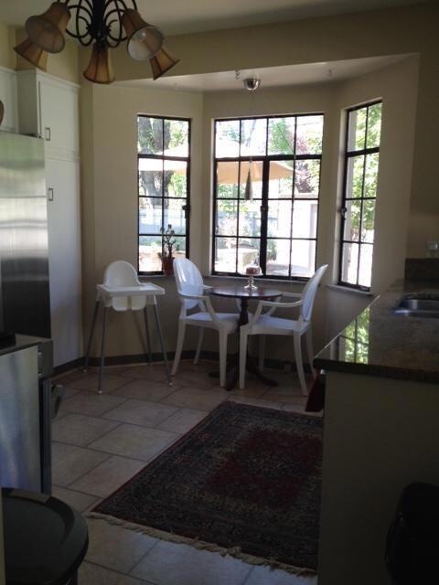 Kitchen Eating Area - Winthrop