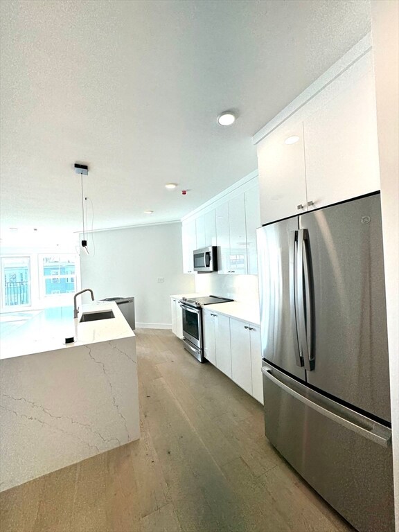 654 E Broadway unit 301, Boston, MA 02127 - photo 2