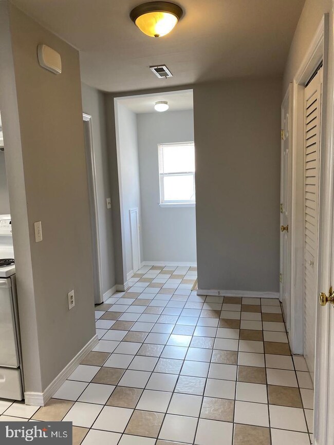 123 2nd St unit 4, Laurel, MD 20707 - photo 3