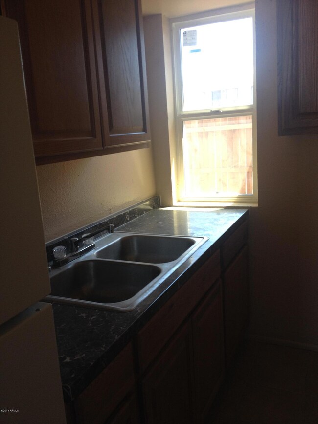 1915 N 26th Place unit 9, Phoenix, AZ 85008 - photo 3