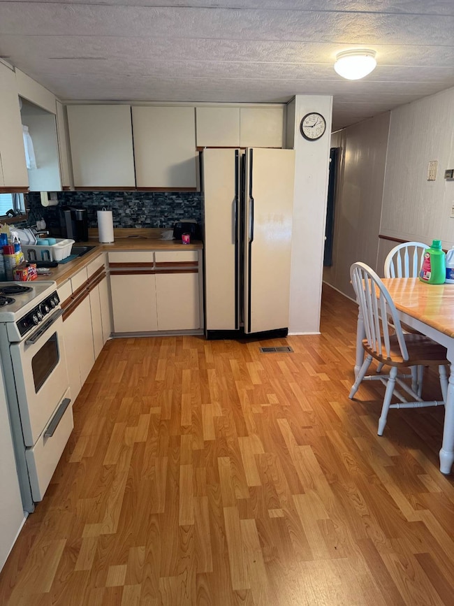 260 Lyndol St, Lakeland, FL 33815 - photo 7