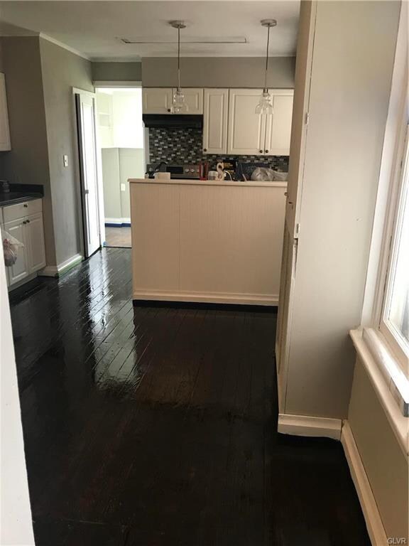 1439 W Turner St, Allentown, PA 18102 - photo 5