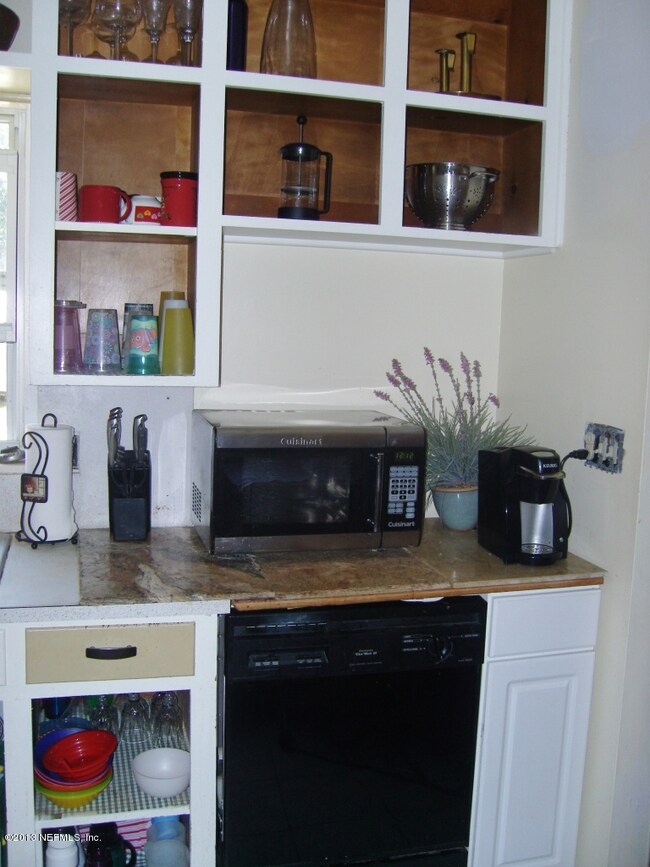 5105 Mc Manus Dr, Jacksonville, FL 32210 - photo 4