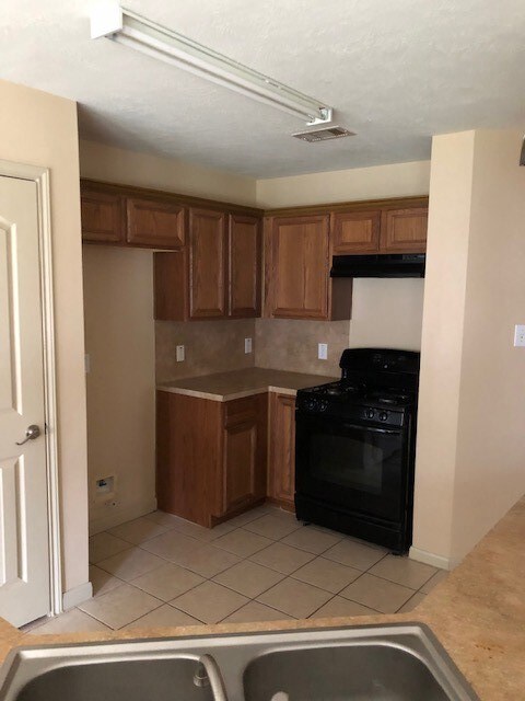 32107 Anne Ln, Pinehurst, TX 77362 - photo 6